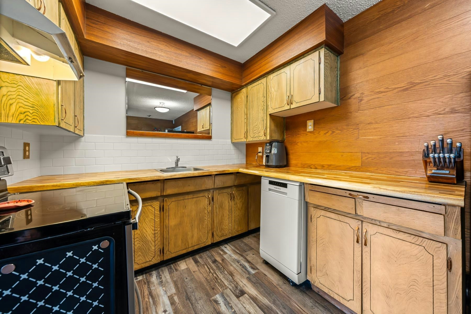 208-611 Blackford Street, New Westminster, BC, V3M 1R7 - 9