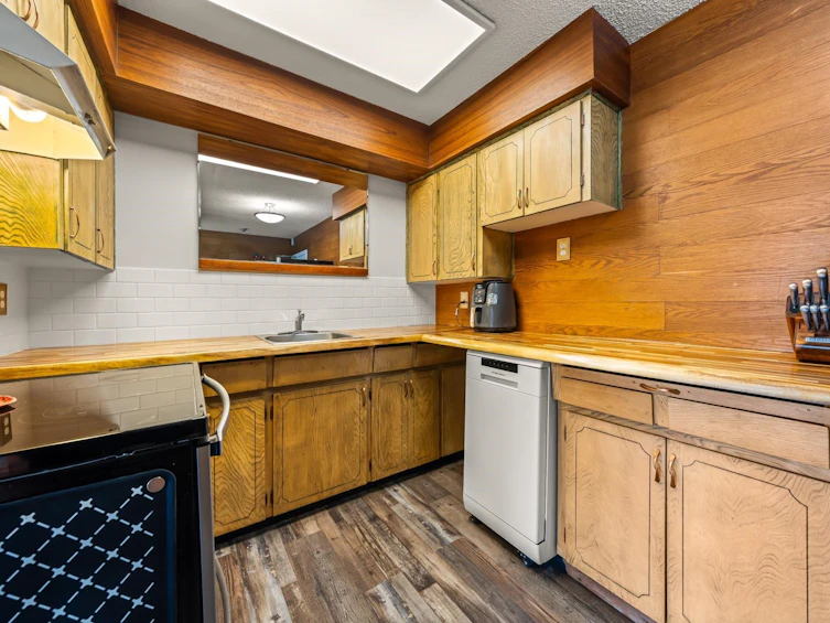 208-611 Blackford Street, New Westminster, BC, V3M 1R7 - 9