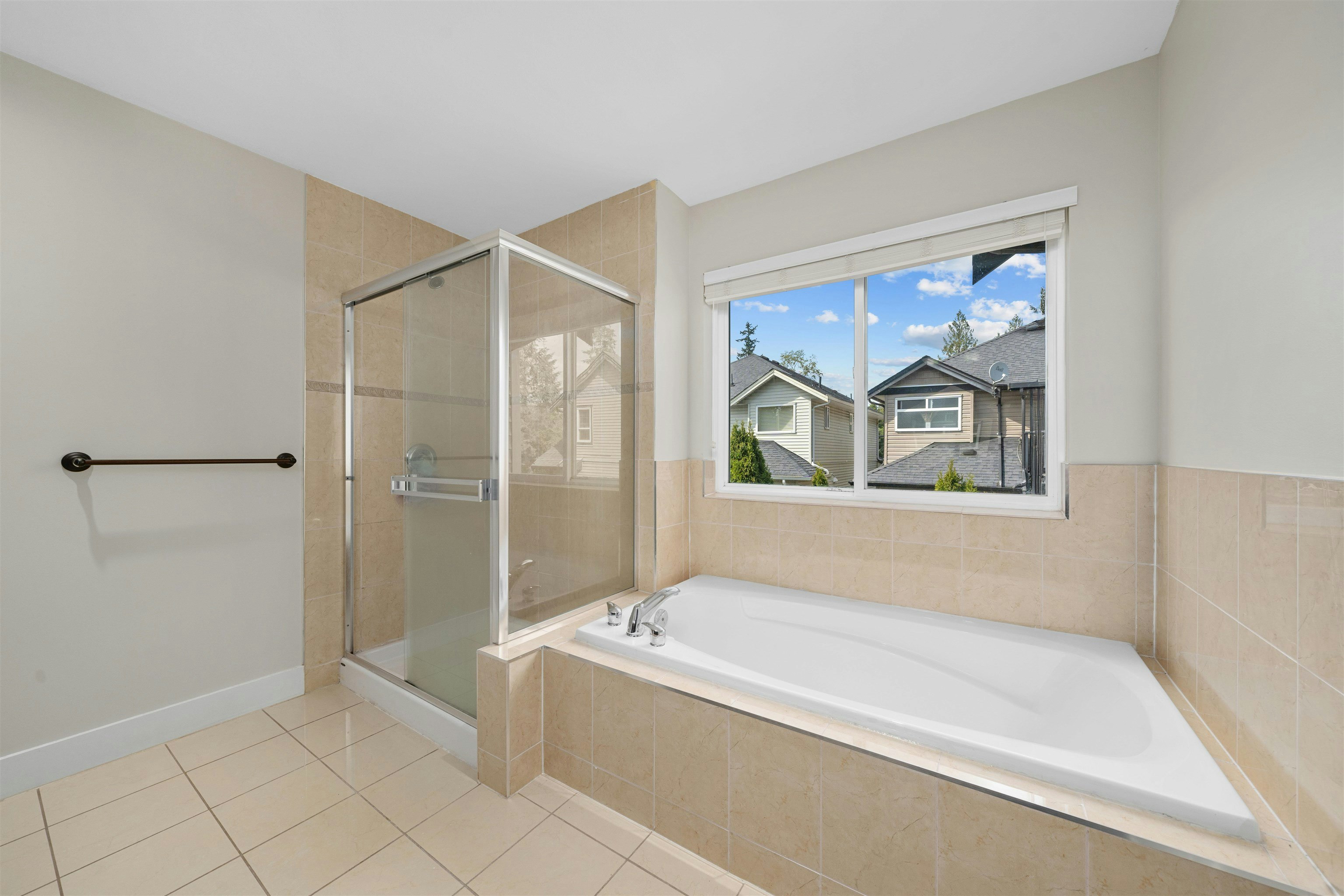 24225 103a Avenue, Maple Ridge, BC, V2W 0E4 - 23