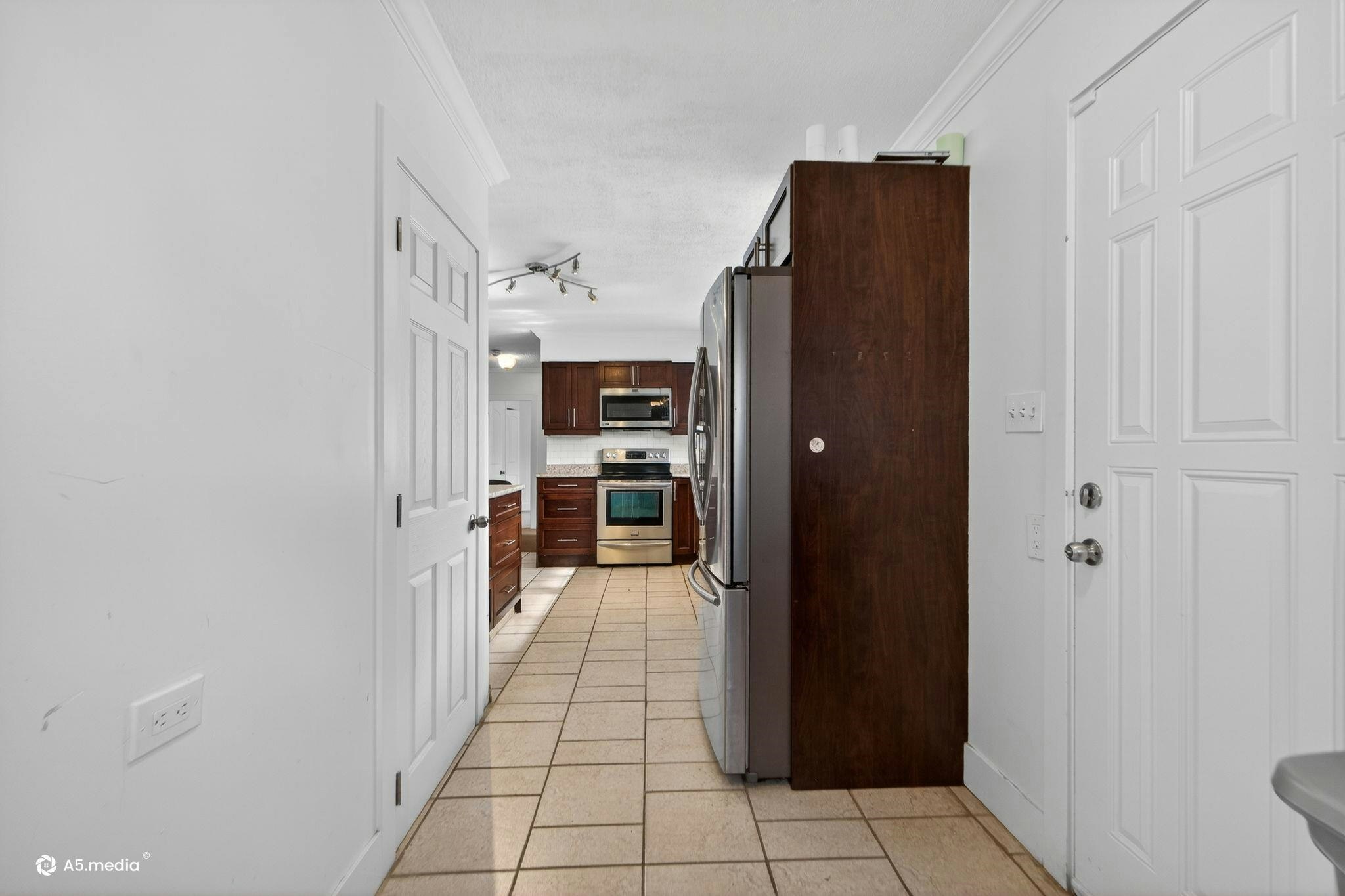 14032 Grosvenor Road, Surrey, BC, V3R 5G5 - 24