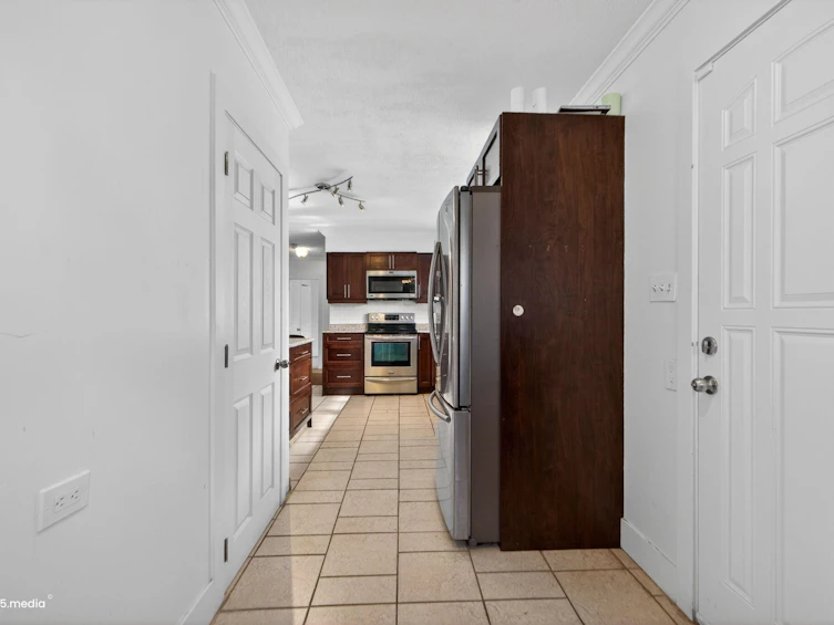 14032 Grosvenor Road, Surrey, BC, V3R 5G5 - 24
