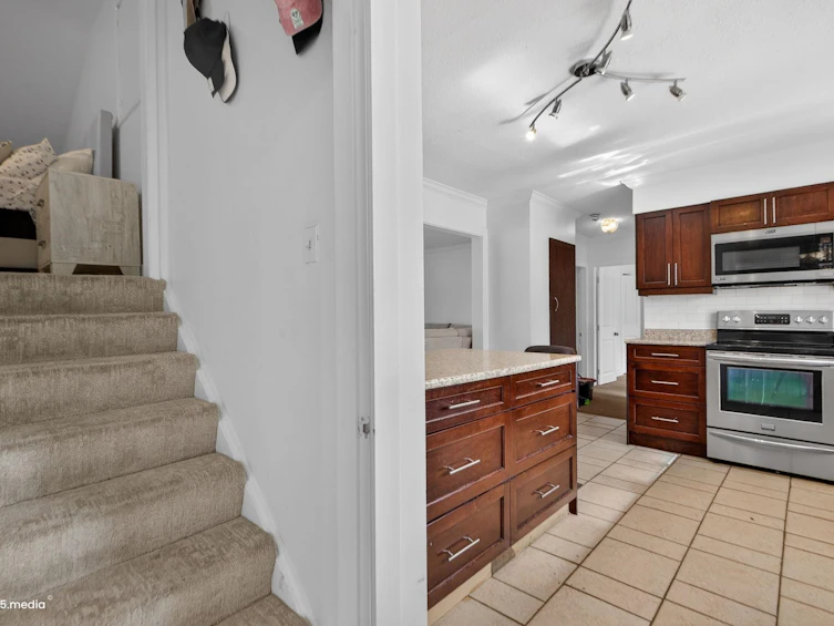 14032 Grosvenor Road, Surrey, BC, V3R 5G5 - 29