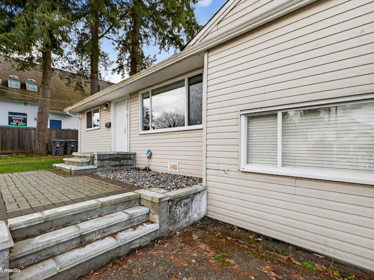 14032 Grosvenor Road, Surrey, BC, V3R 5G5 - 5