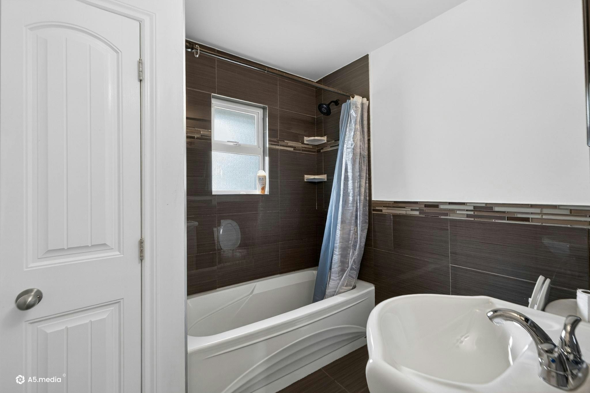 14032 Grosvenor Road, Surrey, BC, V3R 5G5 - 19