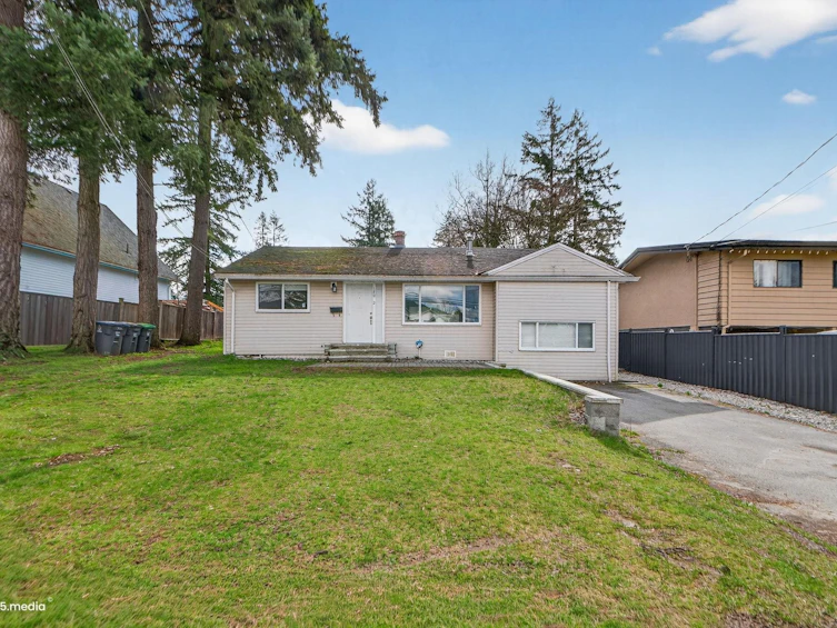 14032 Grosvenor Road, Surrey, BC, V3R 5G5 - 2