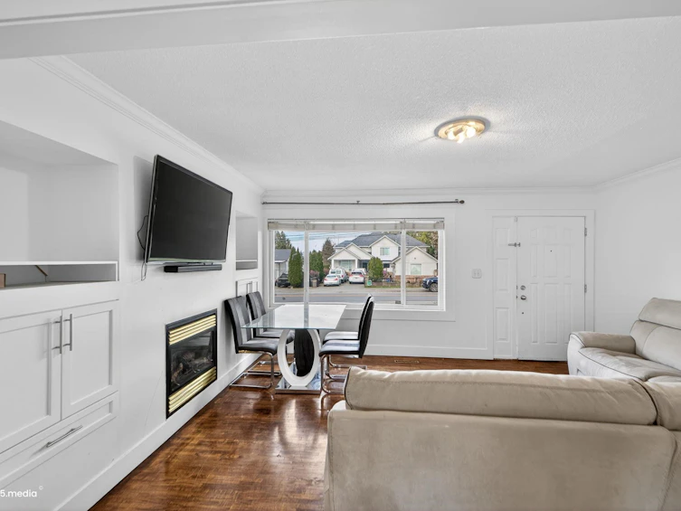 14032 Grosvenor Road, Surrey, BC, V3R 5G5 - 11