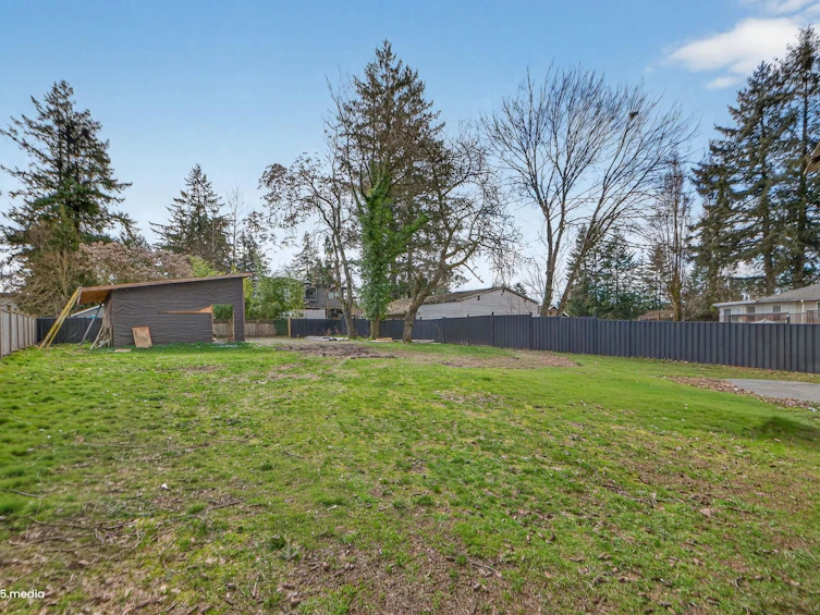 14032 Grosvenor Road, Surrey, BC, V3R 5G5 - 32