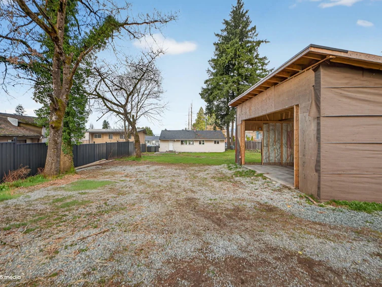 14032 Grosvenor Road, Surrey, BC, V3R 5G5 - 37