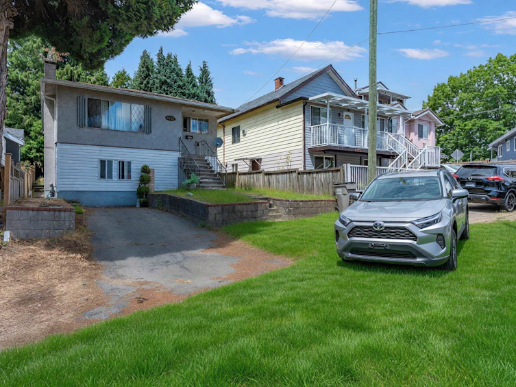 4987 Hoy Street, Vancouver, BC, V5R 4N6 - 4