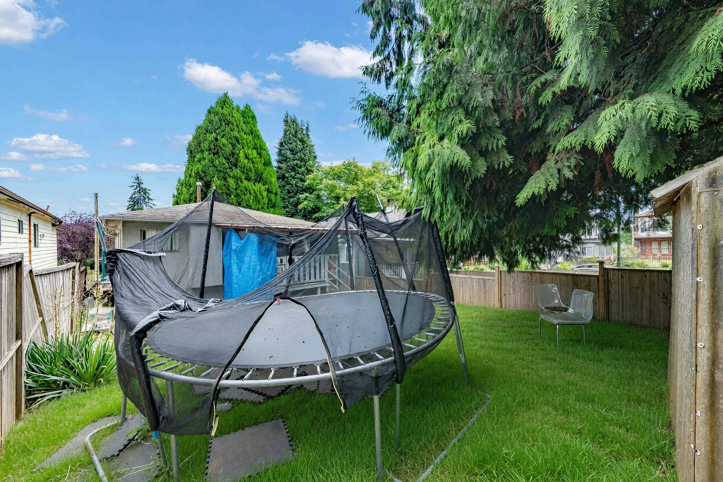 4987 Hoy Street, Vancouver, BC, V5R 4N6 - 11
