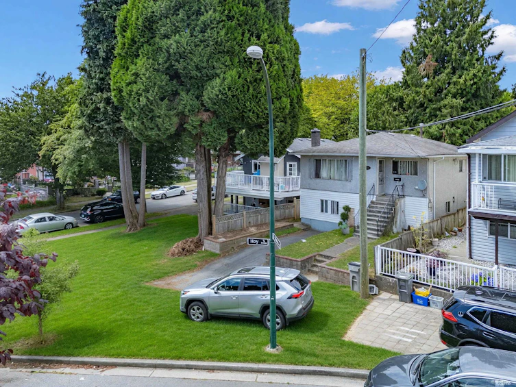 4987 Hoy Street, Vancouver, BC, V5R 4N6 - 9