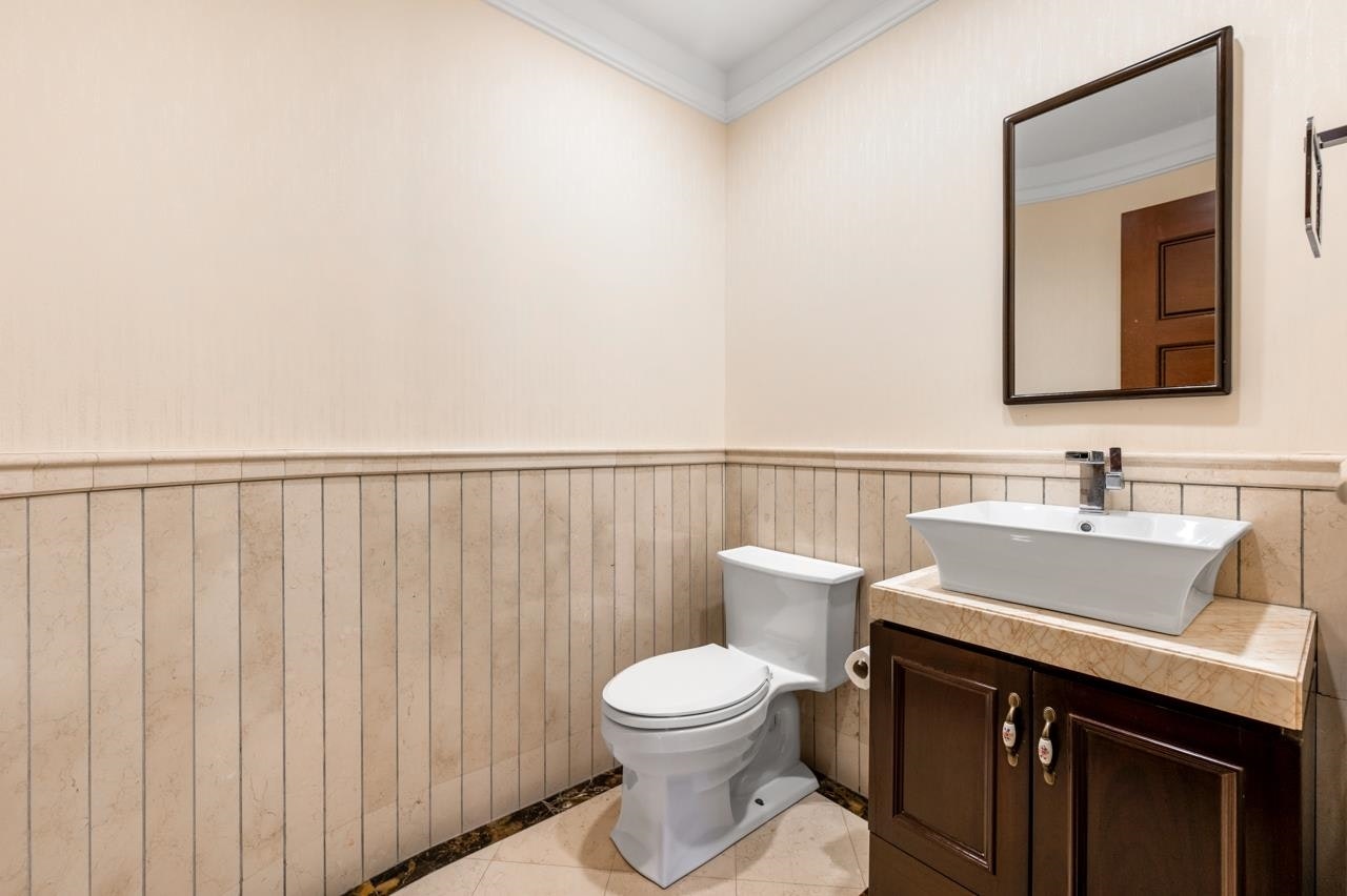 6678 Angus Drive, Vancouver, BC, V6P 5H9 - 10