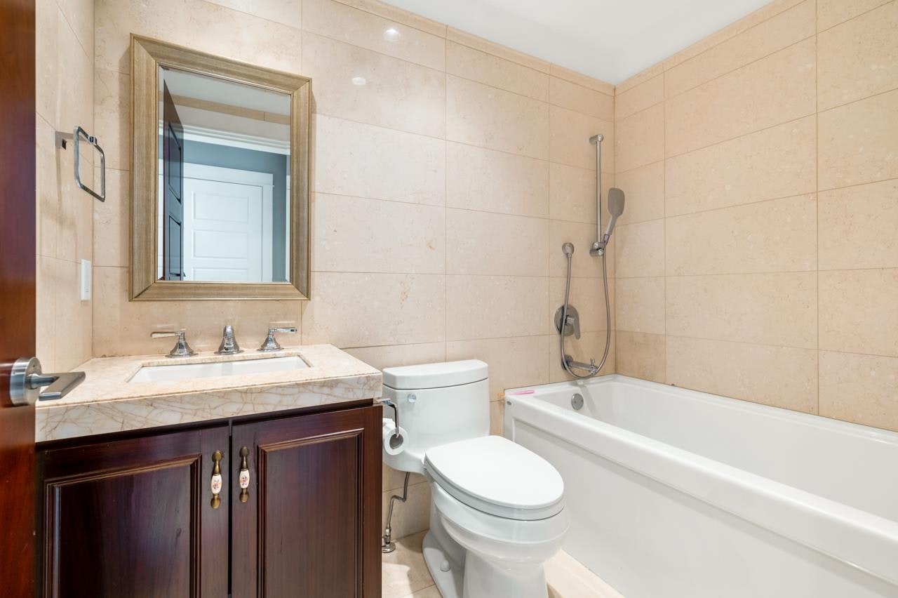 6678 Angus Drive, Vancouver, BC, V6P 5H9 - 30