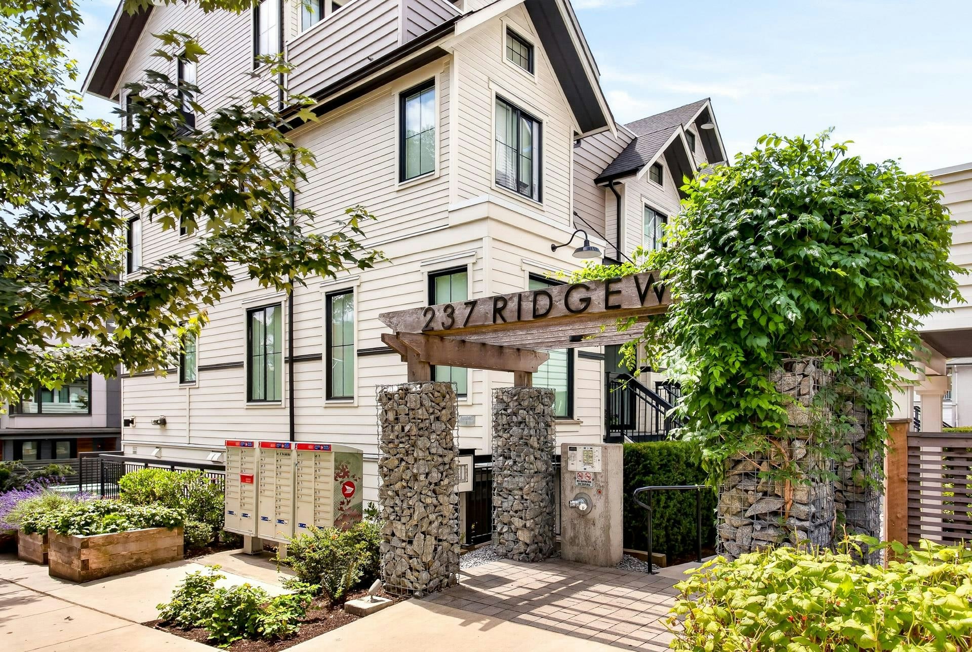 6-237 Ridgeway Avenue, North Vancouver, BC, V7L 0H6 - 16