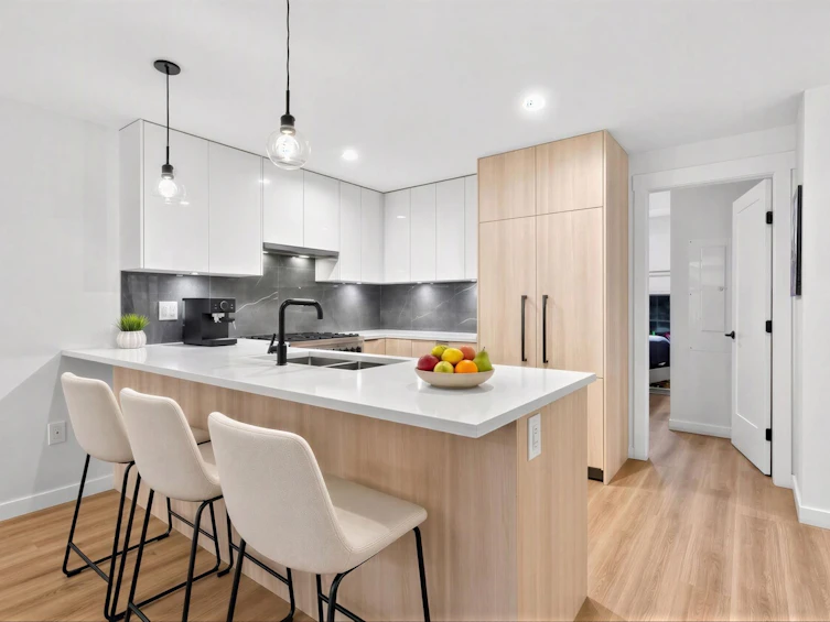 6-237 Ridgeway Avenue, North Vancouver, BC, V7L 0H6 - 3