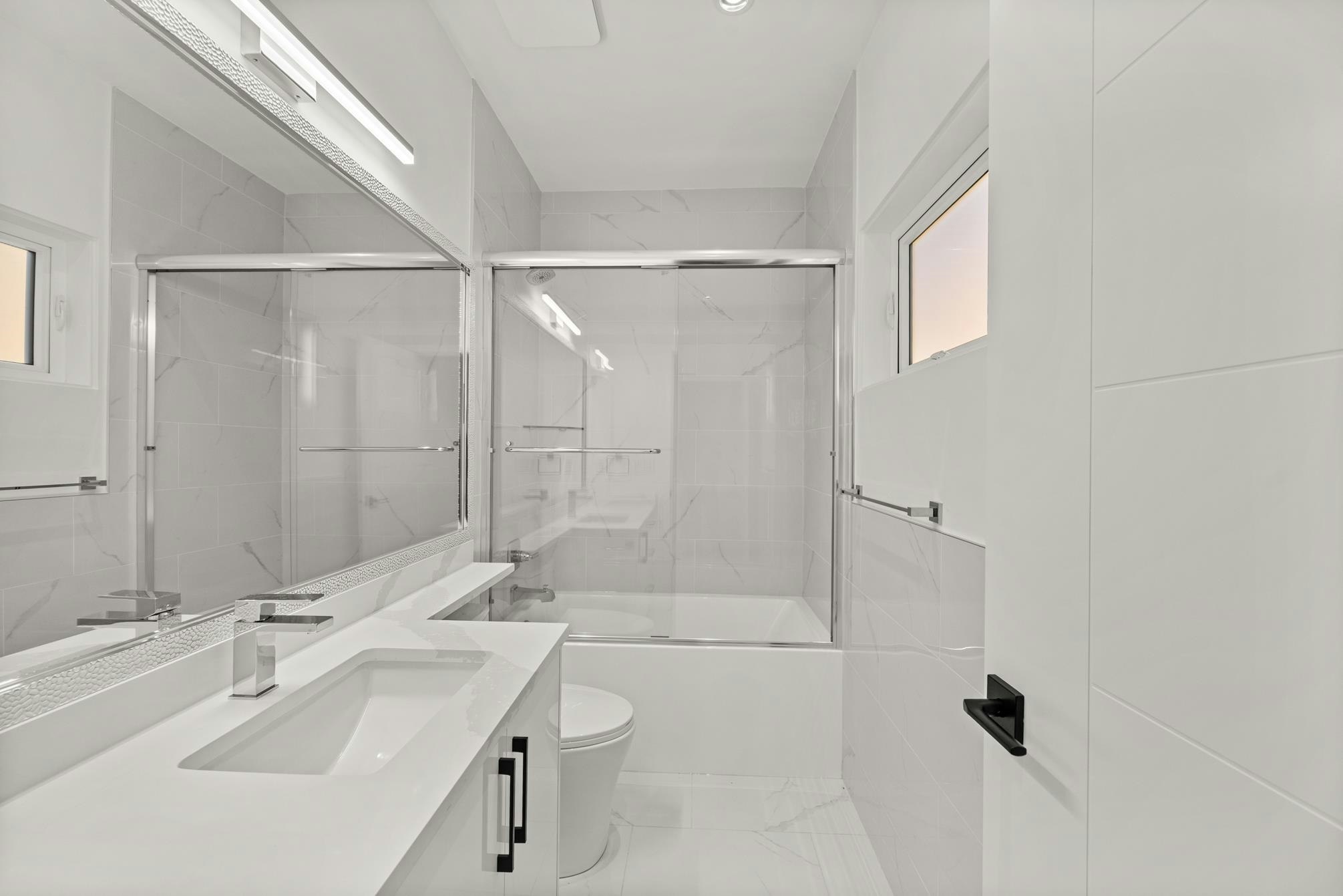 4346 Pender Street, Burnaby, BC, V5C 2M6 - 24