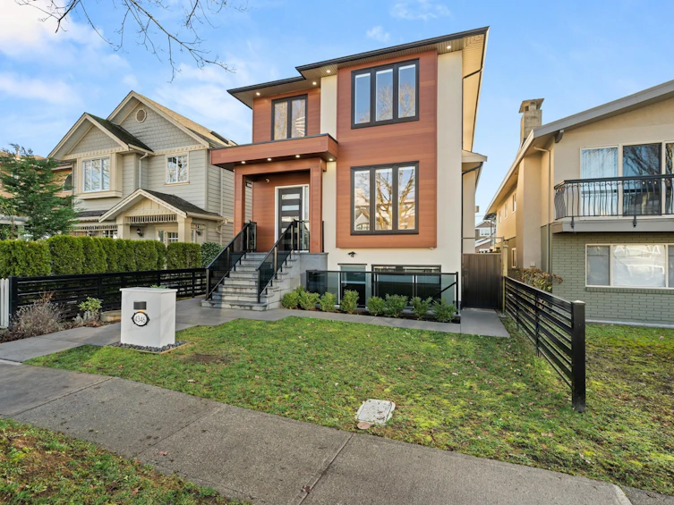 4346 Pender Street, Burnaby, BC, V5C 2M6 - 3