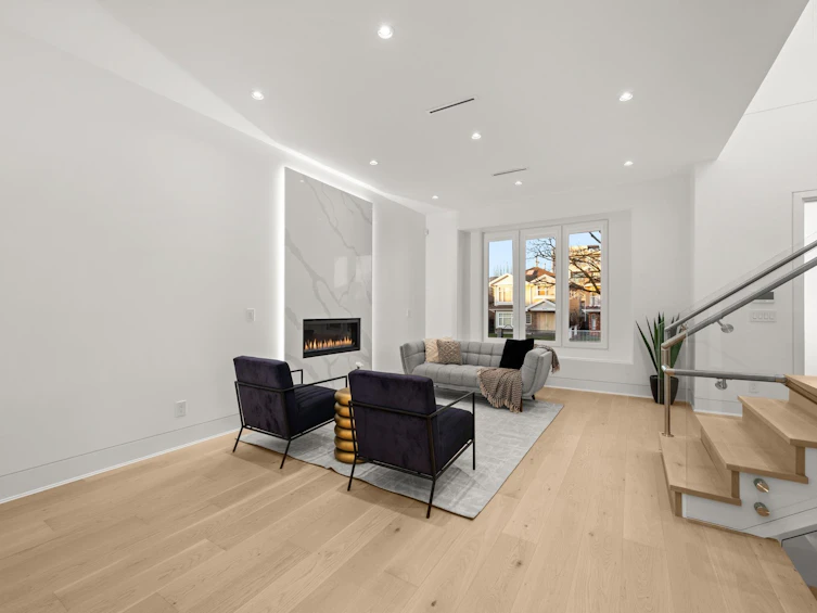 4346 Pender Street, Burnaby, BC, V5C 2M6 - 4