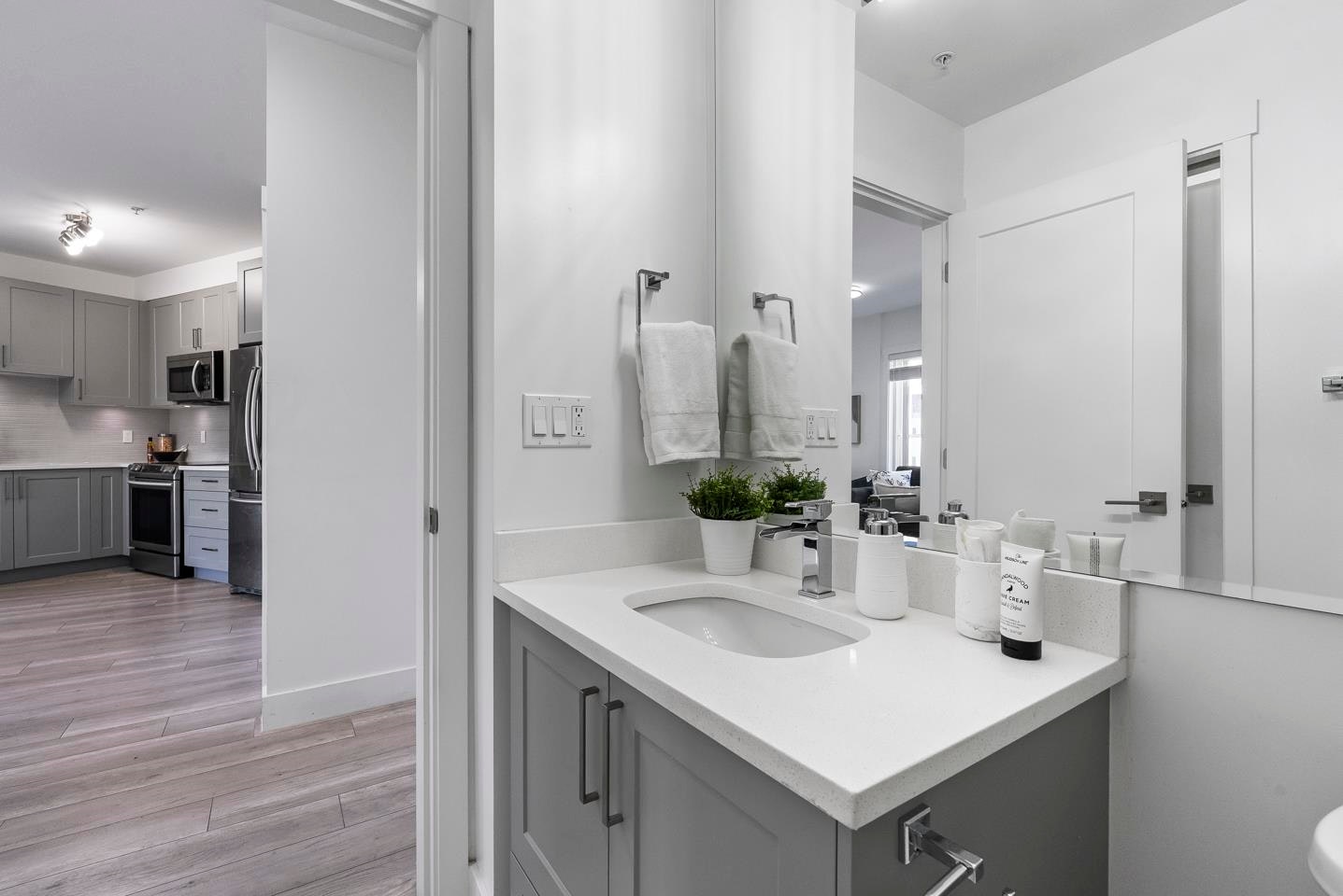 505-13978 Fraser Highway, Surrey, BC, V3T 0P2 - 6