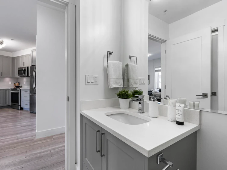 505-13978 Fraser Highway, Surrey, BC, V3T 0P2 - 6