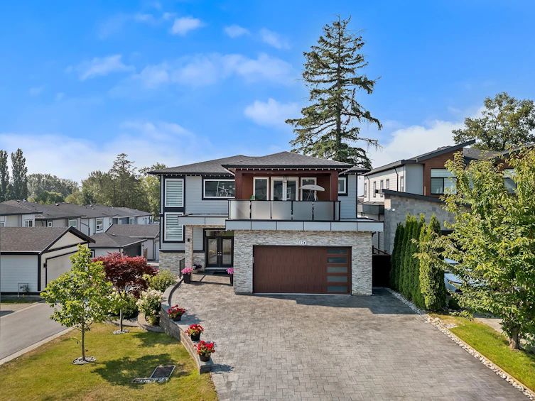 20574 71 Avenue, Langley, BC, V2Y 3J9