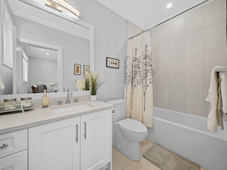 20574 71 Avenue, Langley, BC, V2Y 3J9 - 20
