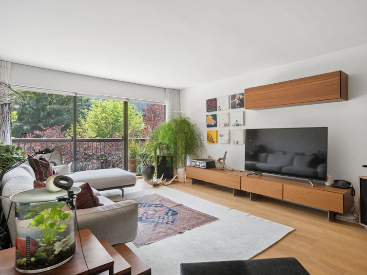 205-3264 Oak Street, Vancouver, BC, V6H 2L3 - 3