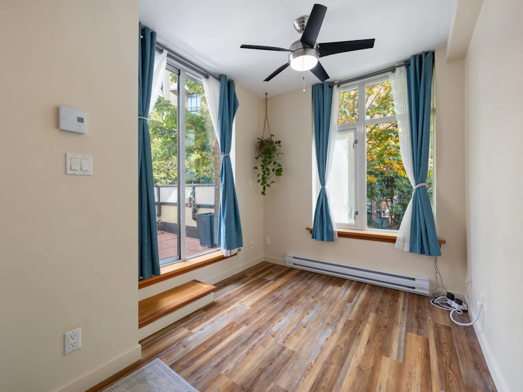 114-8 Renaissance Square, New Westminster, BC, V3M 7A9 - 15