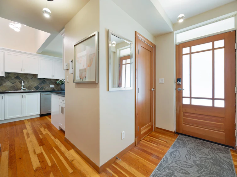114-8 Renaissance Square, New Westminster, BC, V3M 7A9 - 2