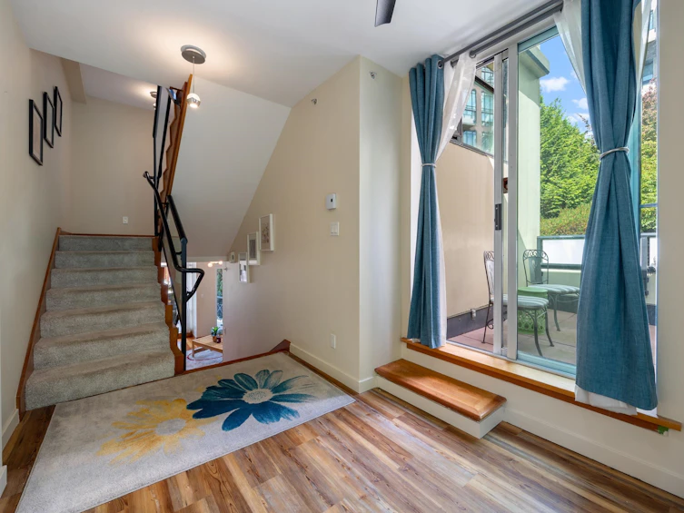 114-8 Renaissance Square, New Westminster, BC, V3M 7A9 - 14
