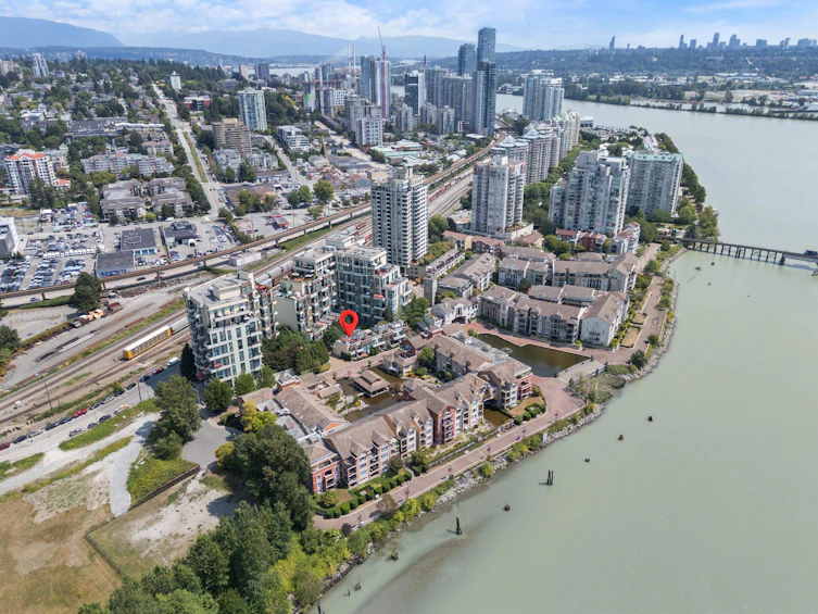 114-8 Renaissance Square, New Westminster, BC, V3M 7A9 - 33