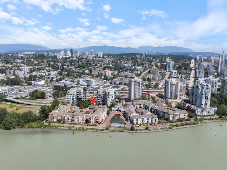 114-8 Renaissance Square, New Westminster, BC, V3M 7A9 - 32