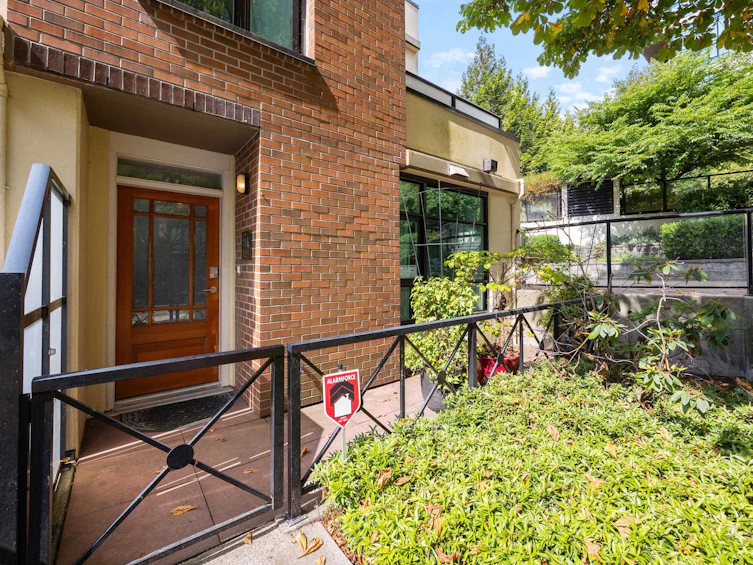114-8 Renaissance Square, New Westminster, BC, V3M 7A9 - 26