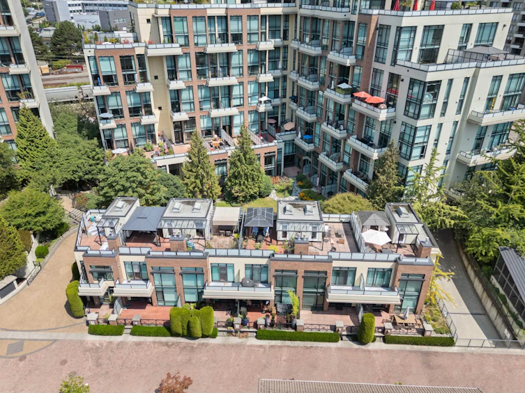 114-8 Renaissance Square, New Westminster, BC, V3M 7A9 - 31