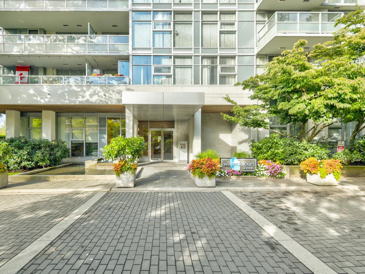 3005-2289 Yukon Crescent, Burnaby, BC, V5C 0B2 - 3