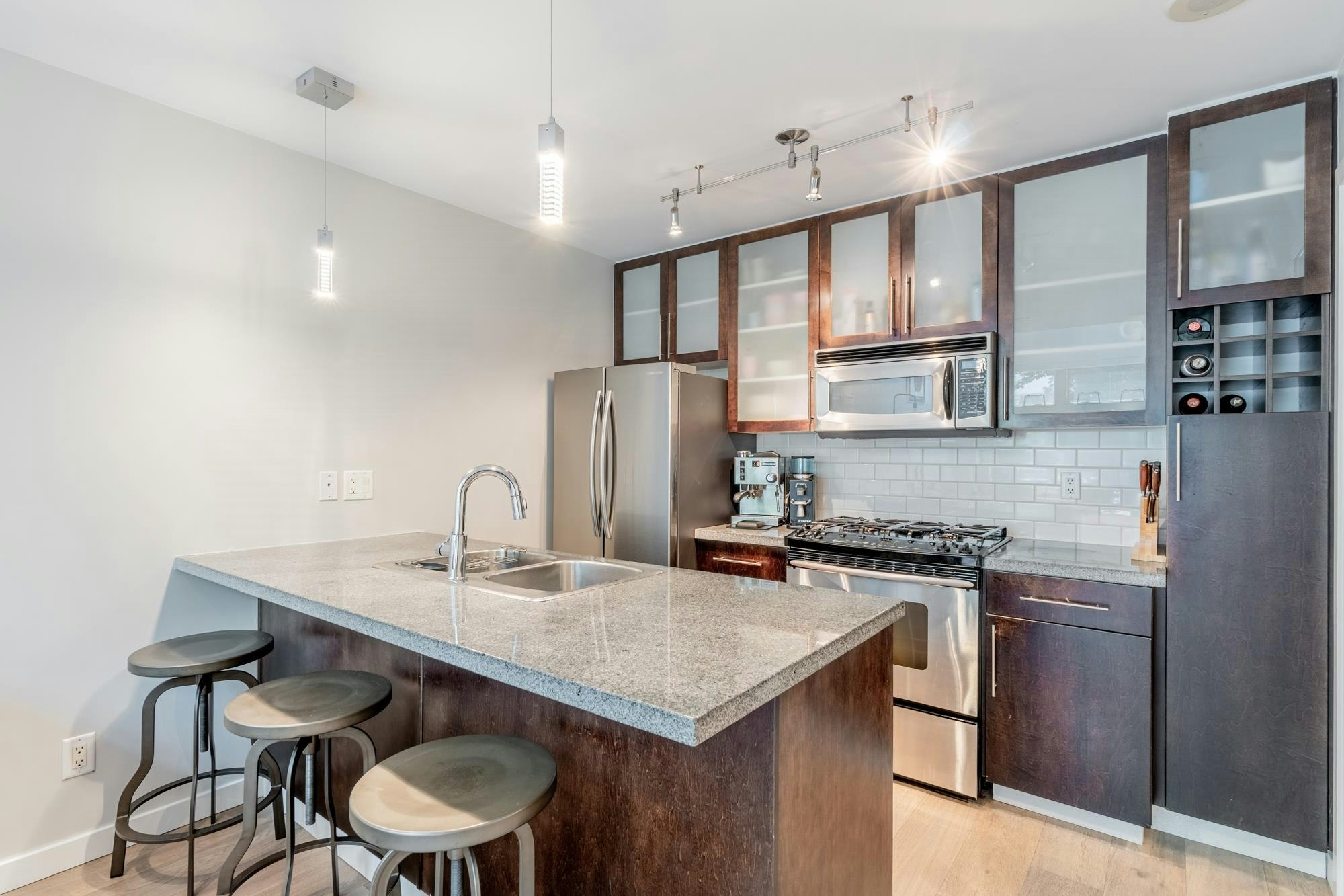 1227 Richards Street, Vancouver, BC, V6B 3G3 - 8