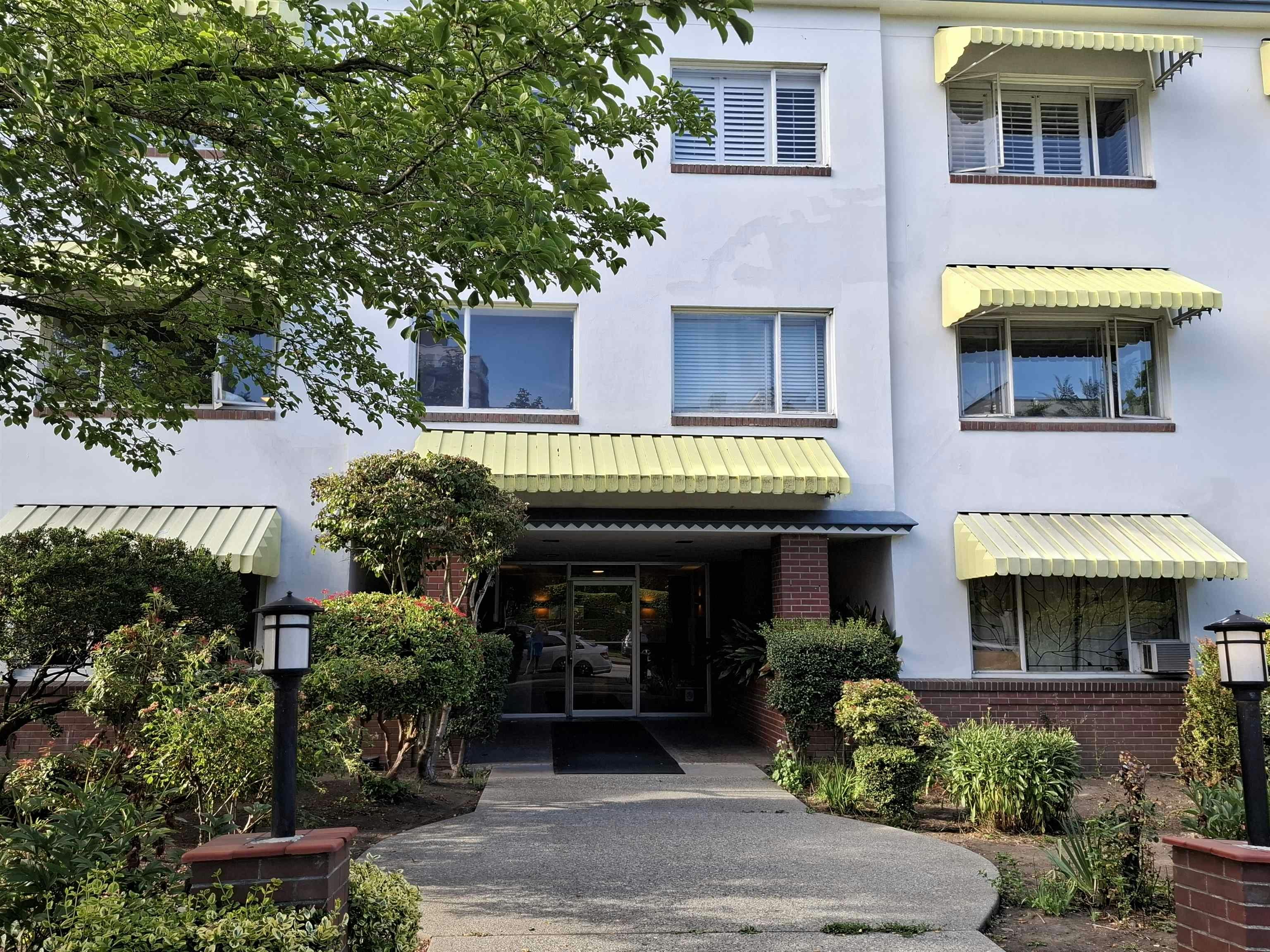 101-2469 Cornwall Avenue, Vancouver, BC, V6K 1B9