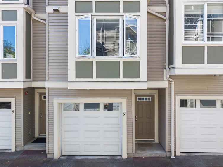 7-6498 Elgin Avenue, Burnaby, BC, V5H 3S6 - 2