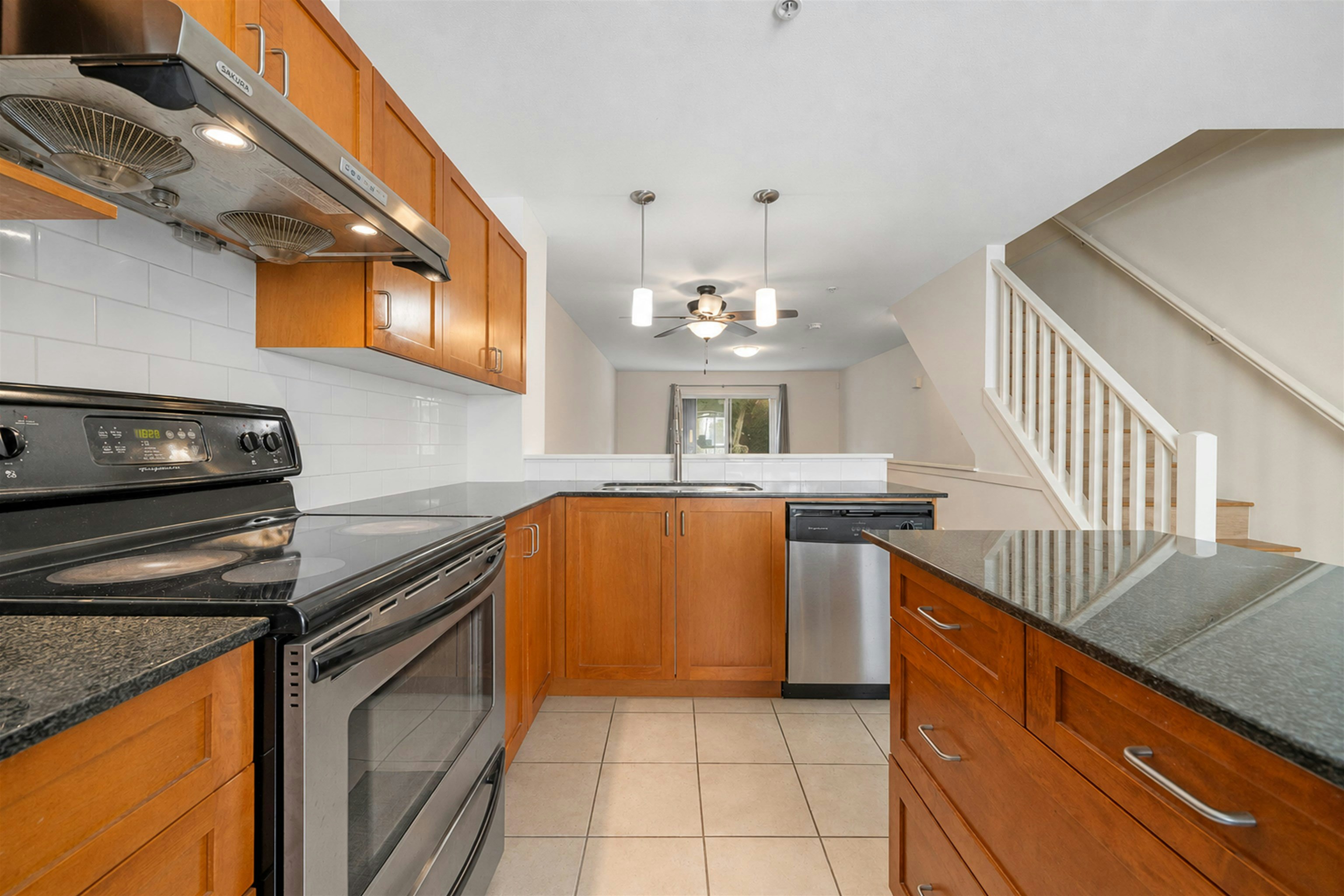 7-6498 Elgin Avenue, Burnaby, BC, V5H 3S6 - 6