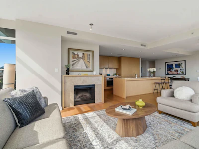 1003-5955 Balsam Street - 3