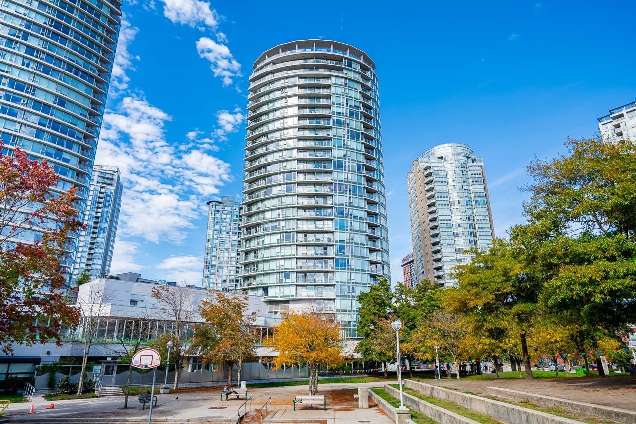 806-58 Keefer Place - 2