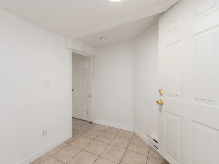 1038 E 51st Avenue, Vancouver, BC, V5X 1E7 - 23