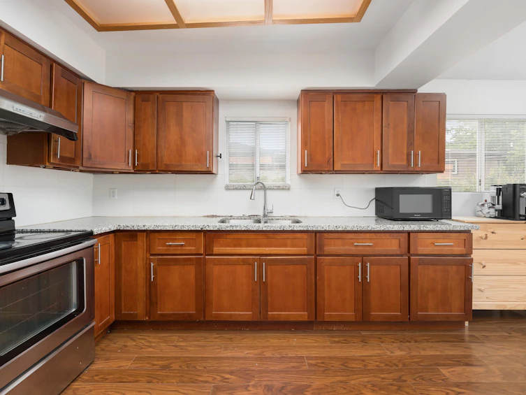 1038 E 51st Avenue, Vancouver, BC, V5X 1E7 - 8