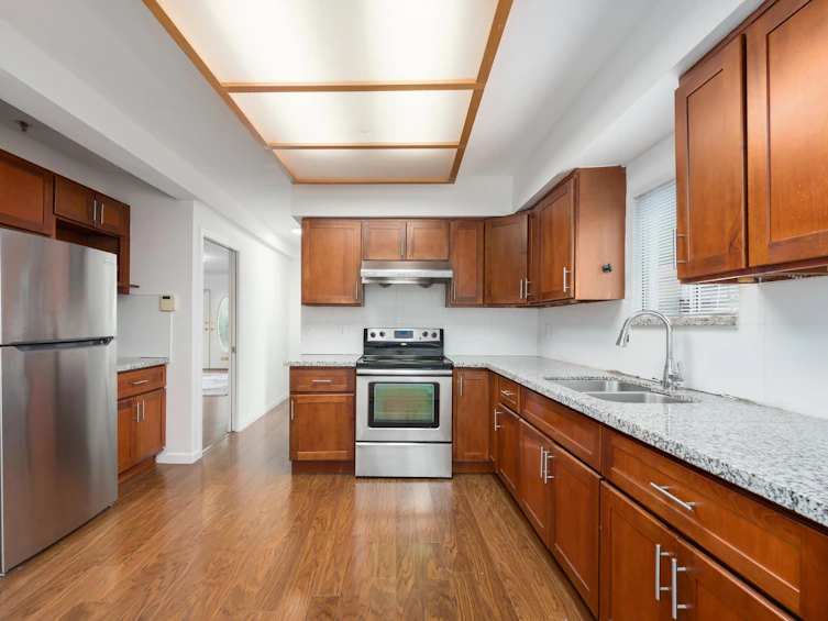 1038 E 51st Avenue, Vancouver, BC, V5X 1E7 - 9