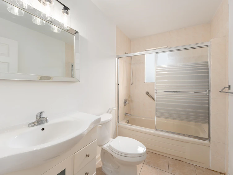 1038 E 51st Avenue, Vancouver, BC, V5X 1E7 - 13