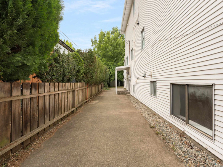 1038 E 51st Avenue, Vancouver, BC, V5X 1E7 - 34