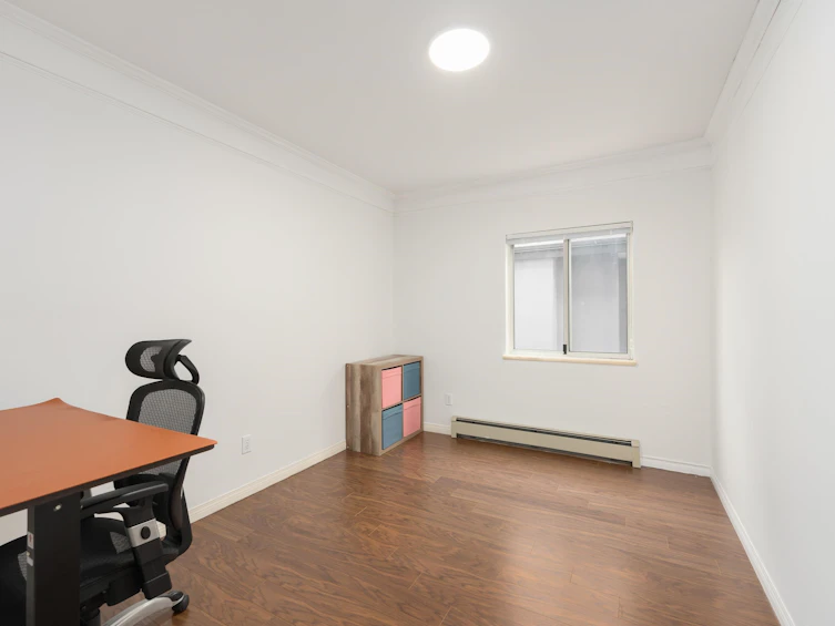 1038 E 51st Avenue, Vancouver, BC, V5X 1E7 - 4