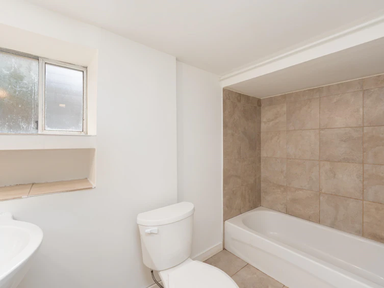 1038 E 51st Avenue, Vancouver, BC, V5X 1E7 - 28