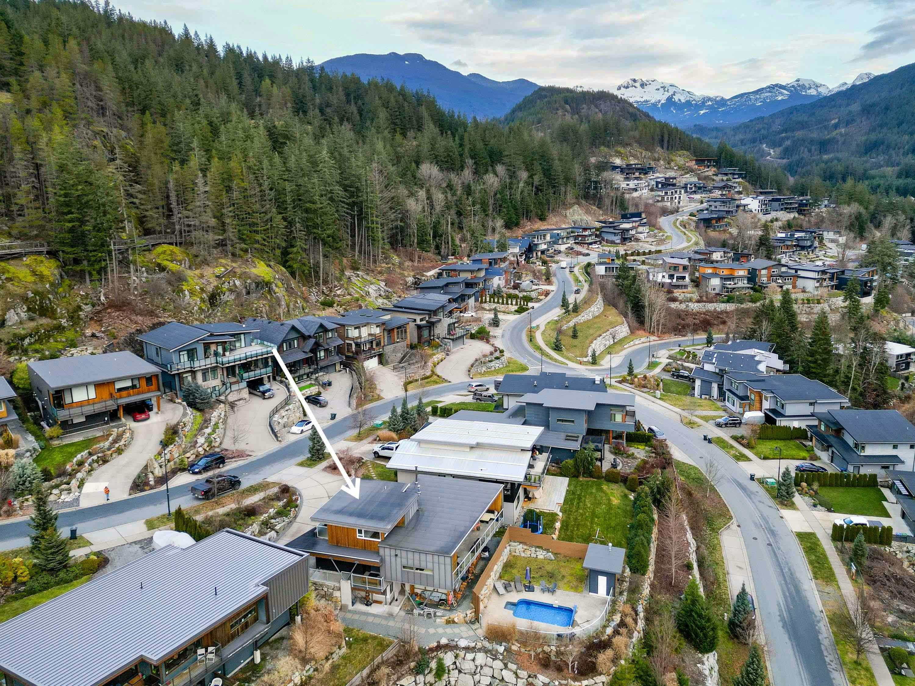 38555 Sky Pilot Drive, Squamish, BC, V8B 0T6 - 39