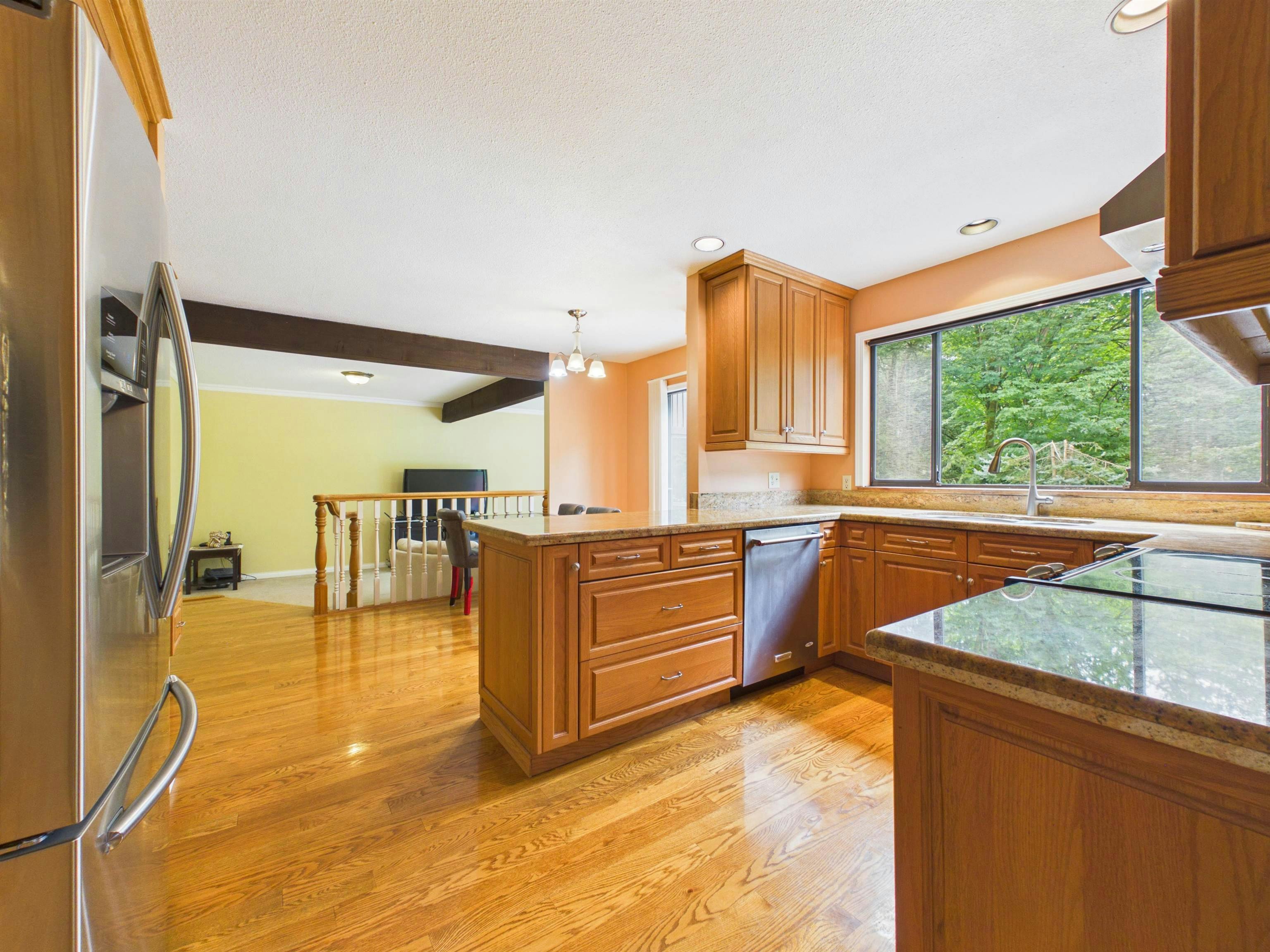 8232 Brynlor Drive, Burnaby, BC, V5E 4C4 - 10